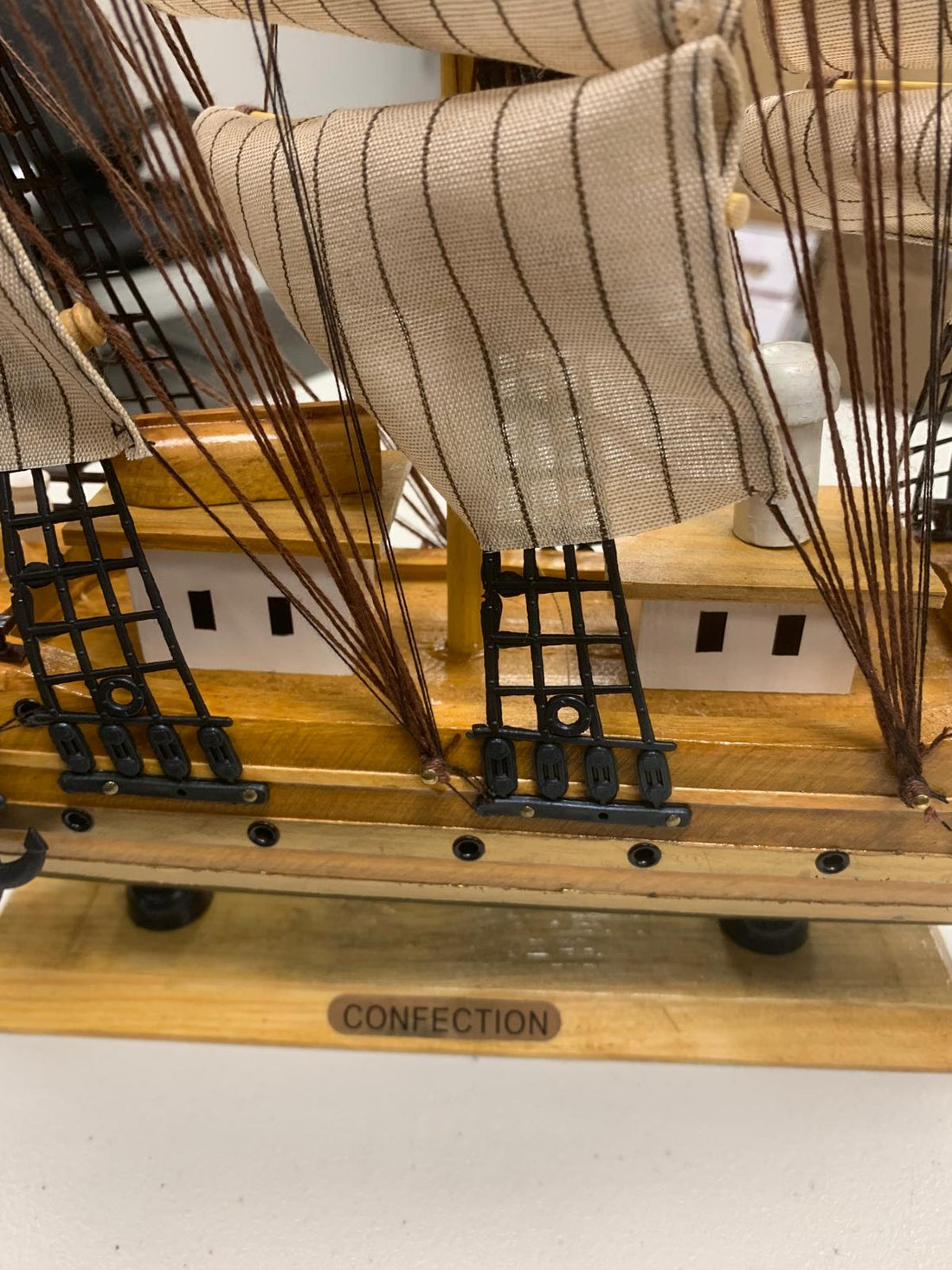 50cm Wooden Tall Ship Model 2B Confection Classic Sailing Ship Display Wooden Stand