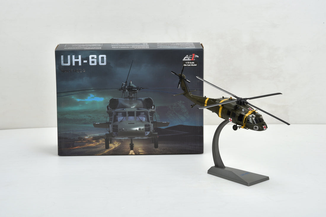 1:72 UH-60 Black Hawk Helicopter Model - Chame LTD