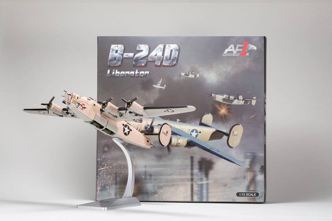 1:72 B-24D Liberator Bomber Model - Chame LTD