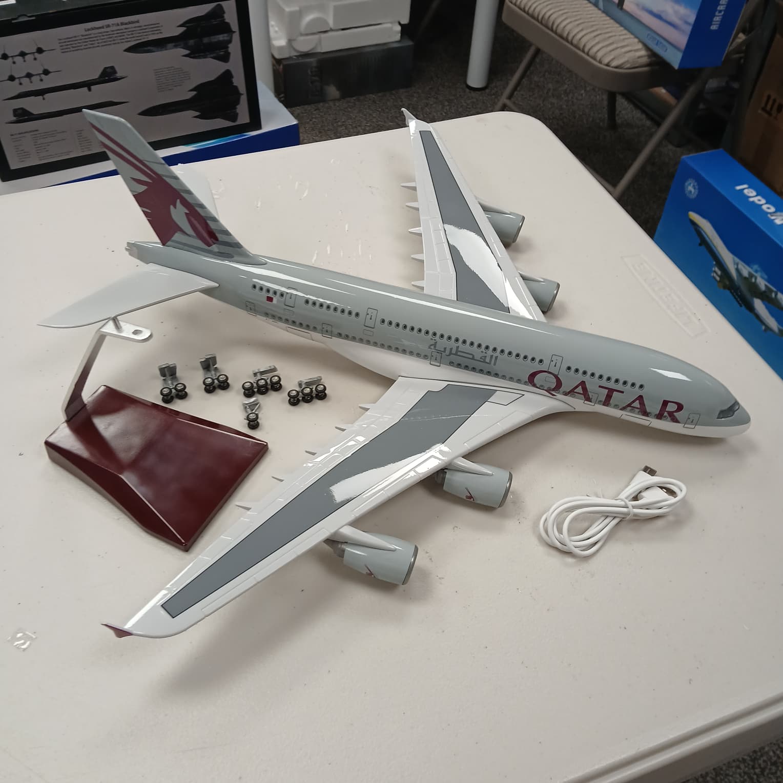 Qatar Airways Airbus A380 Model Plane 1:160 Large Aircraft Display
