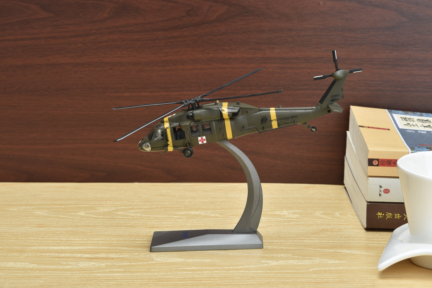 1:72 UH-60 Black Hawk Helicopter Model