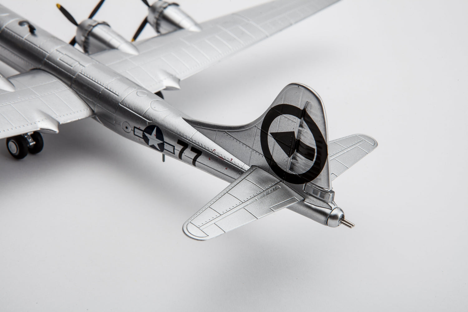 1:144 B-29 Superfortress Bomber Model