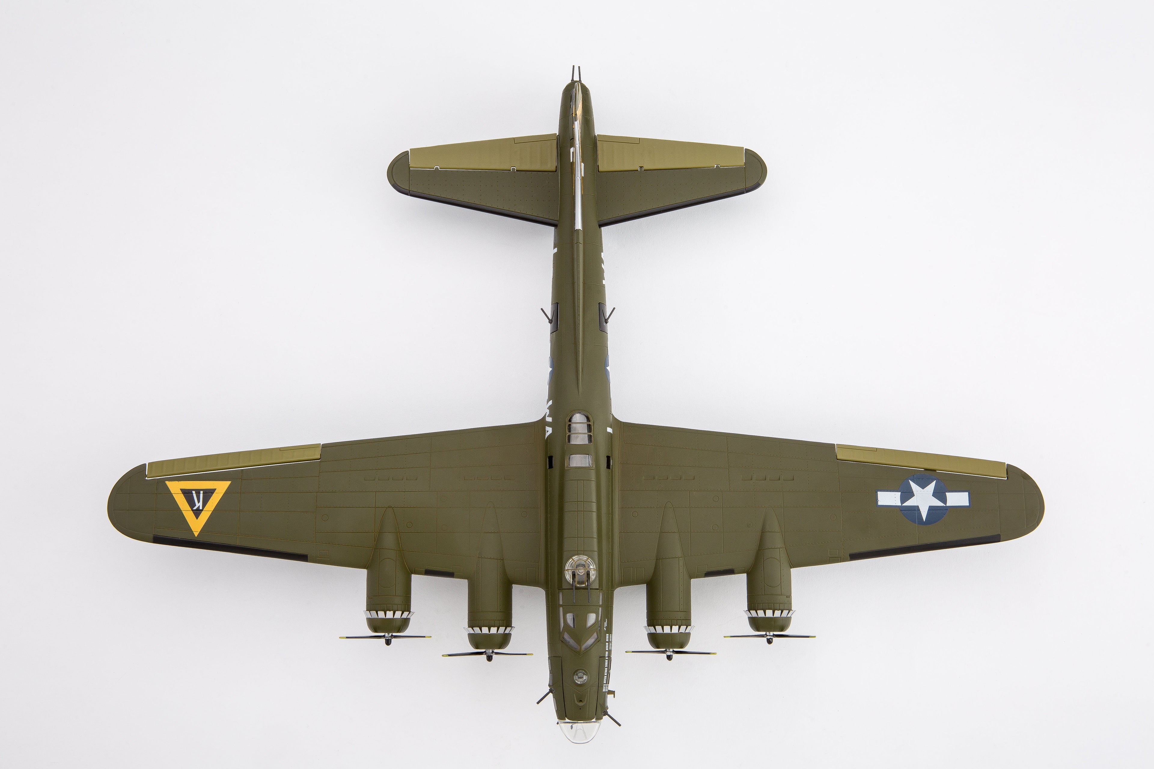 1:200 B-17 Flying Fortress Bomber Model