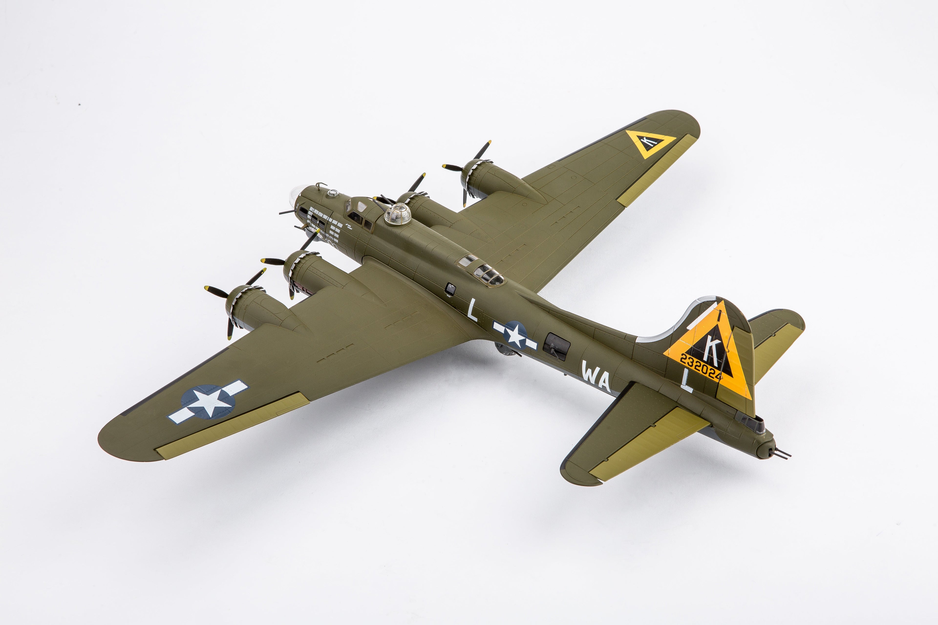 1:200 B-17 Flying Fortress Bomber Model