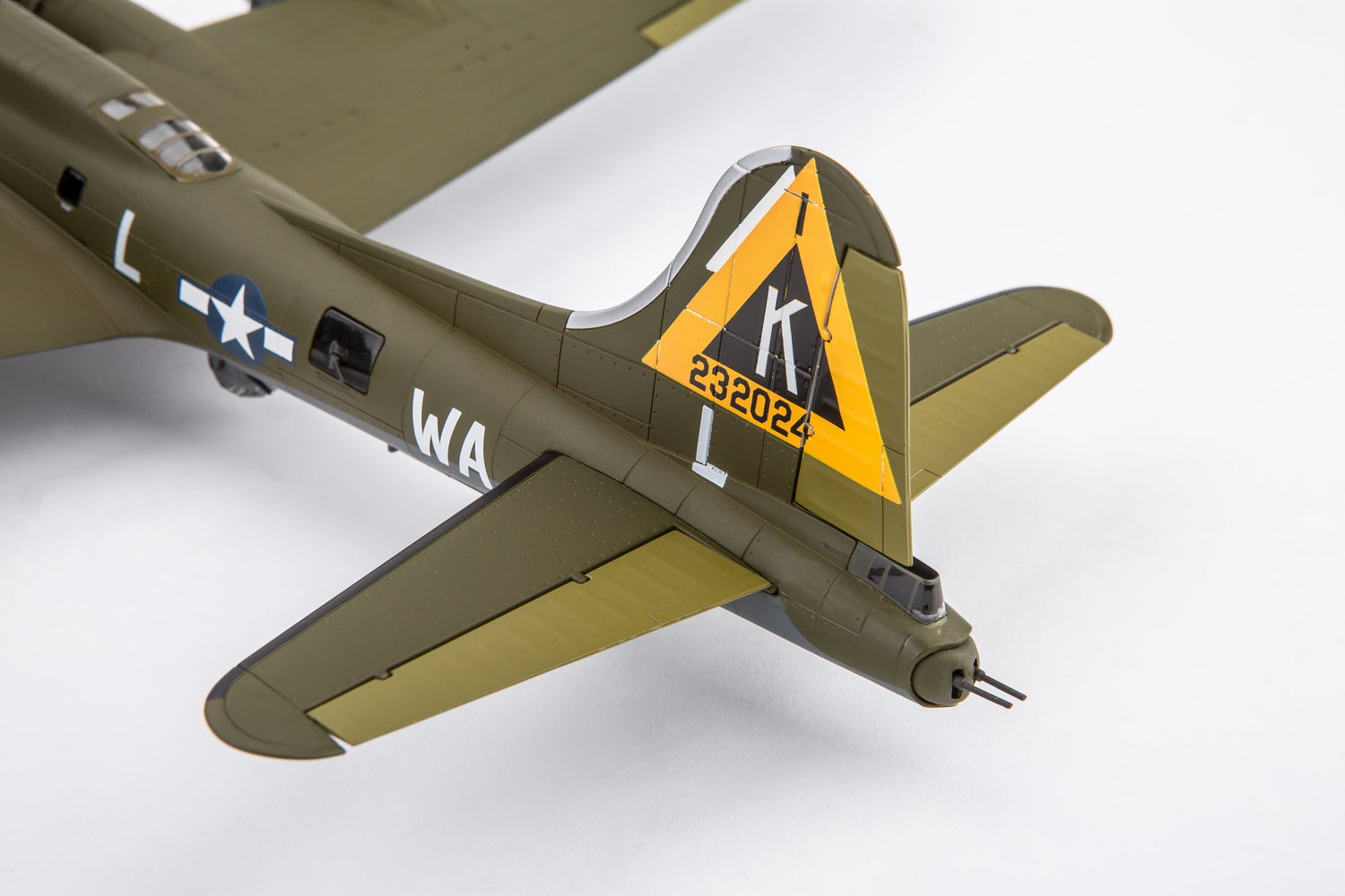 1:200 B-17 Flying Fortress Bomber Model
