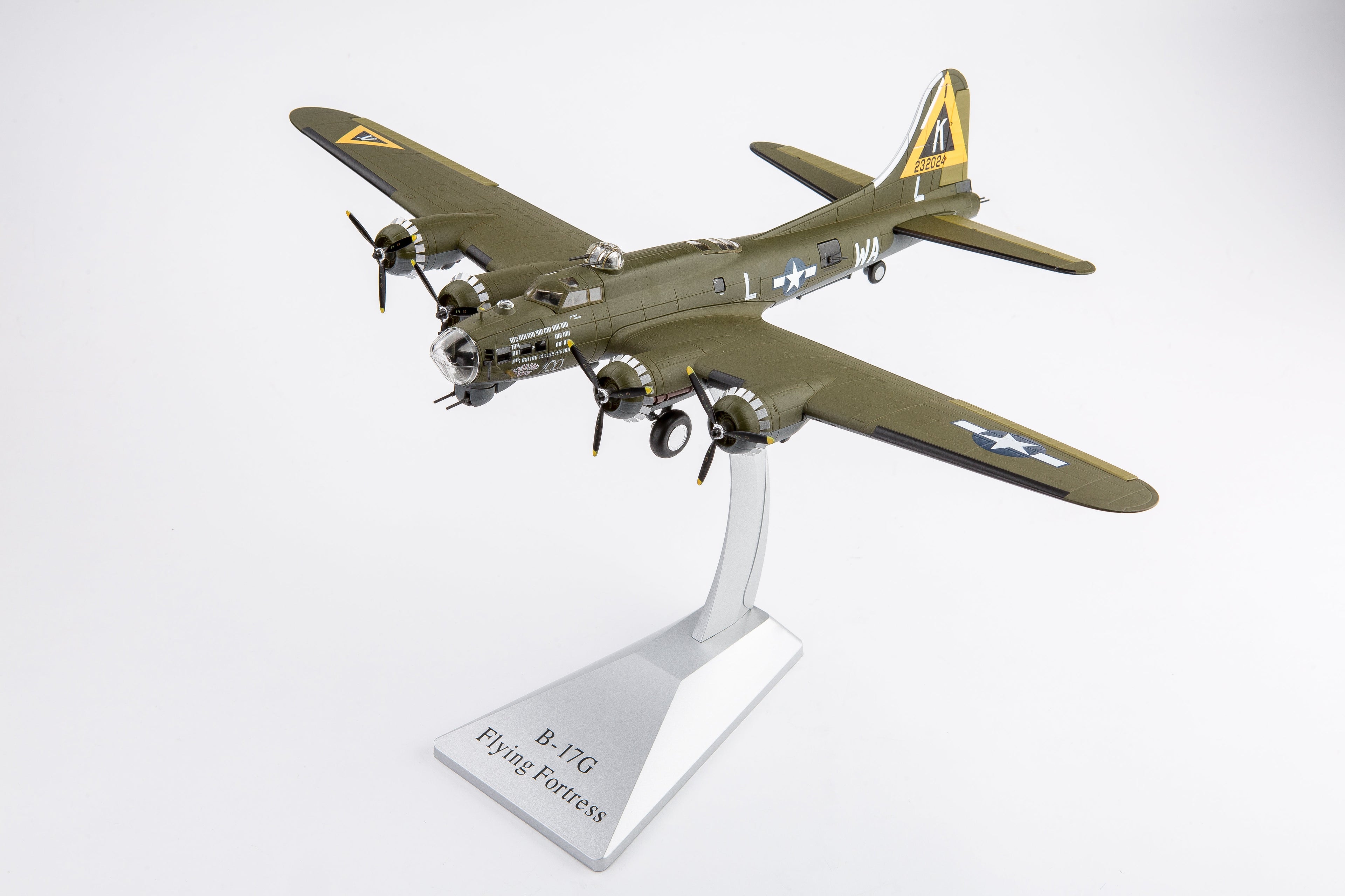 1:200 B-17 Flying Fortress Bomber Model