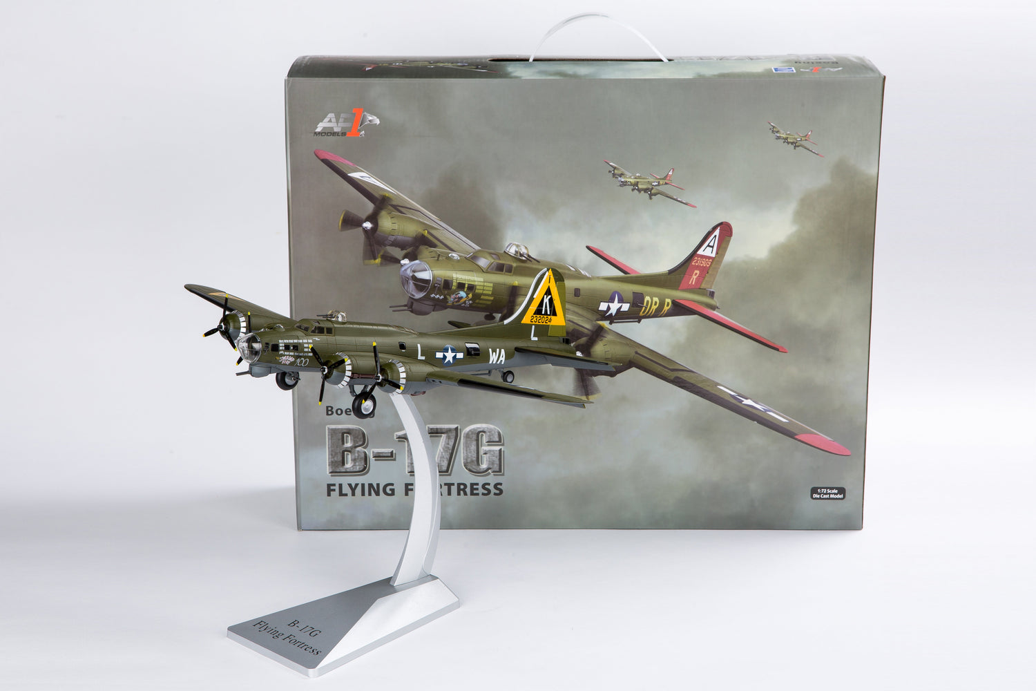 1:72 B-17 Flying Fortress Bomber Model