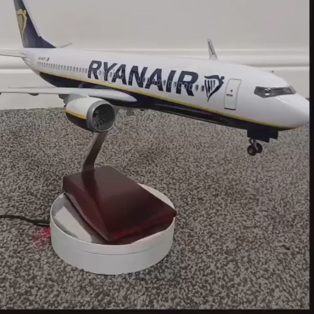 Ryanair Boeing 737 Model Aircraft Large Airline Display Plane