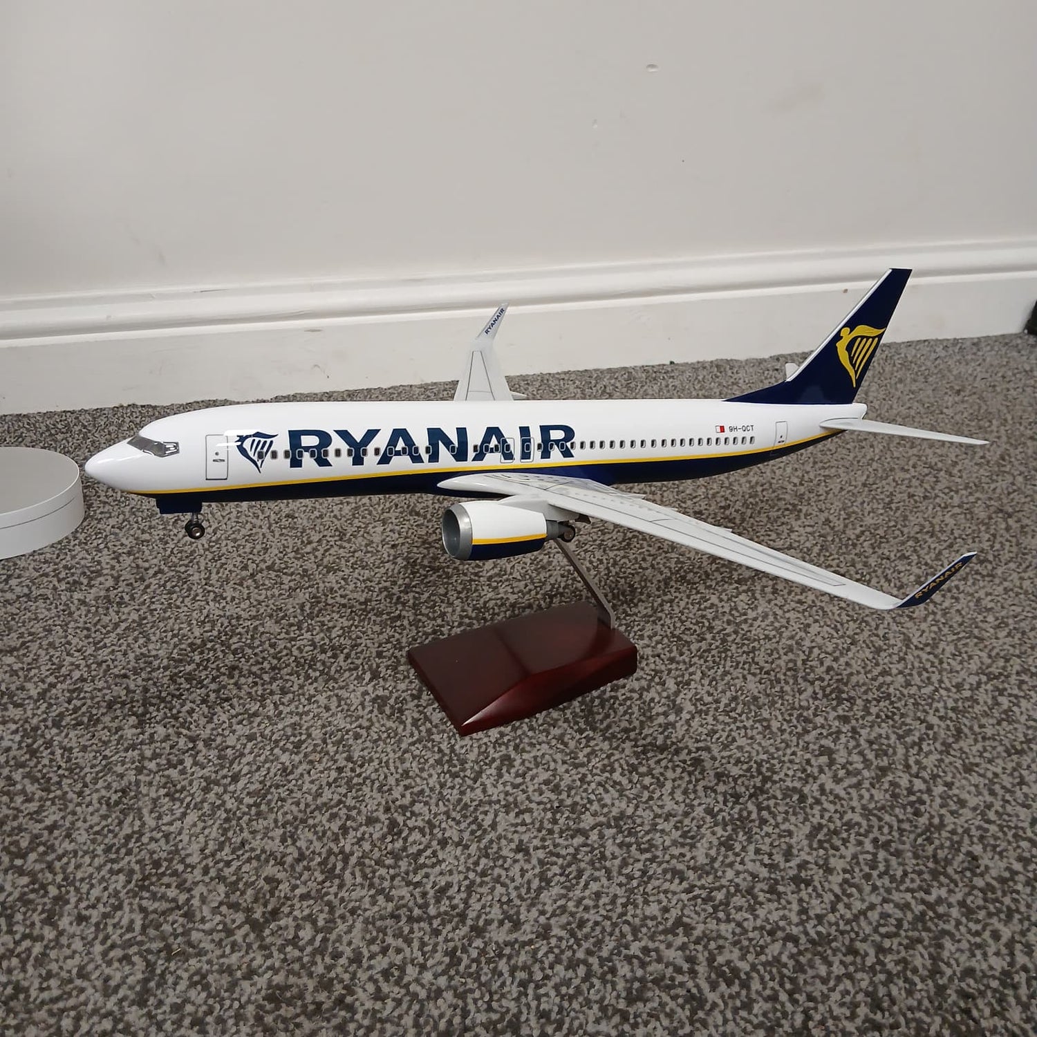 Ryanair Boeing 737 Model Aircraft Large Airline Display Plane
