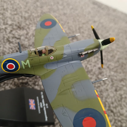 Spitfire MK V/trop Model Plane 1:72 RAF 328 Sqn