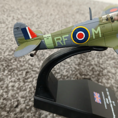Spitfire MK V/trop Model Plane 1:72 RAF 328 Sqn