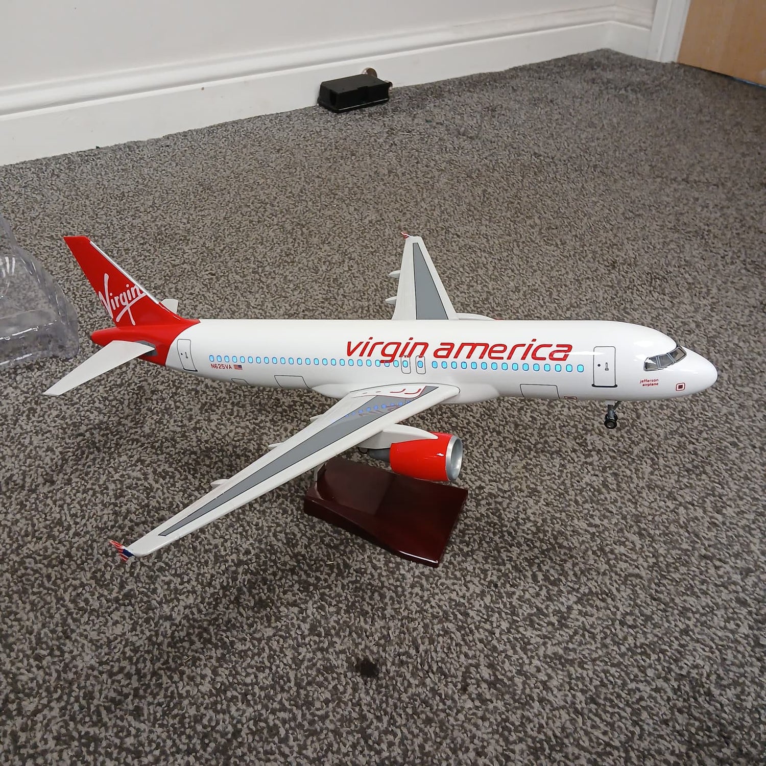 VA Airbus A320 Model Aircraft Large Airline Display Plane