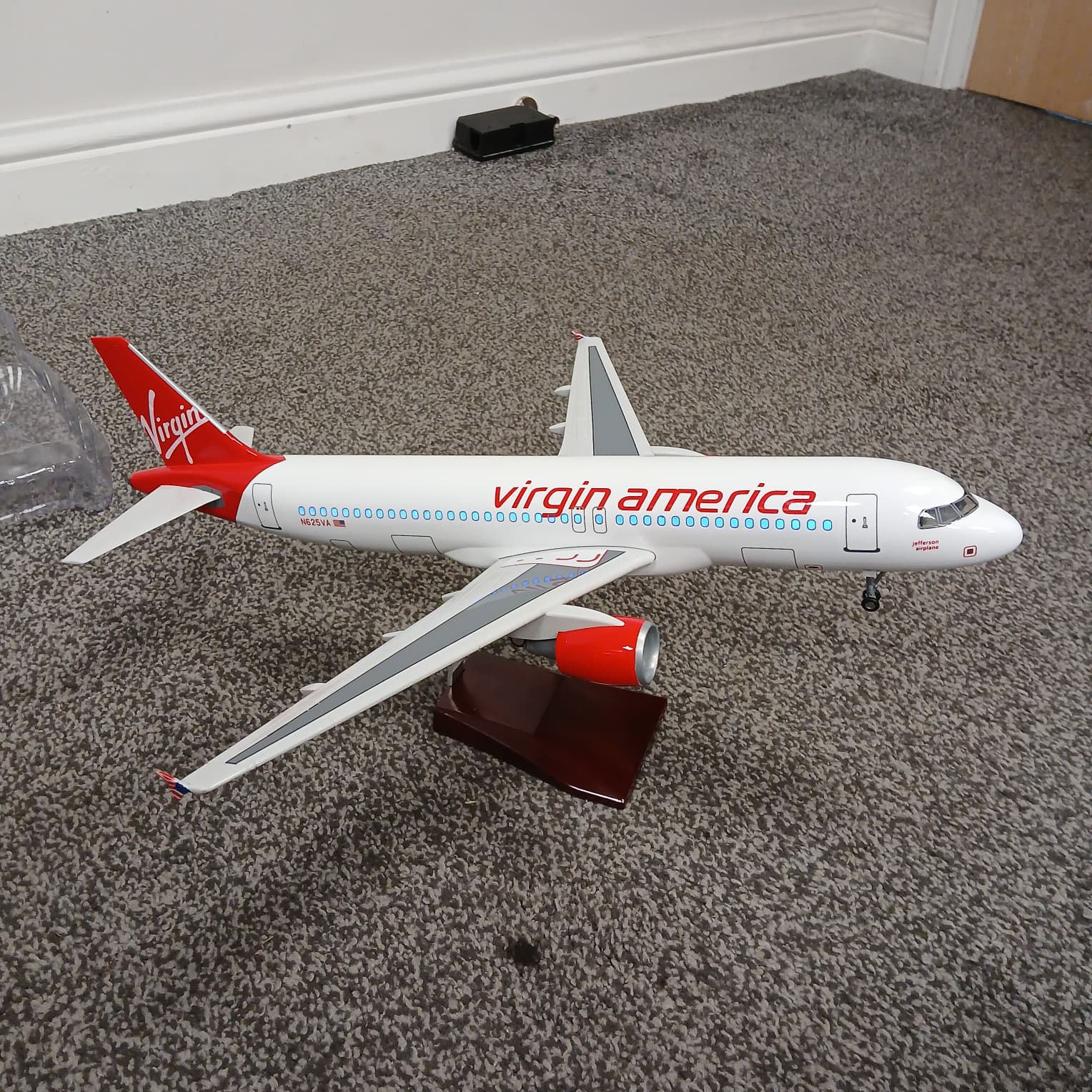VA Airbus A320 Model Aircraft Large Airline Display Plane