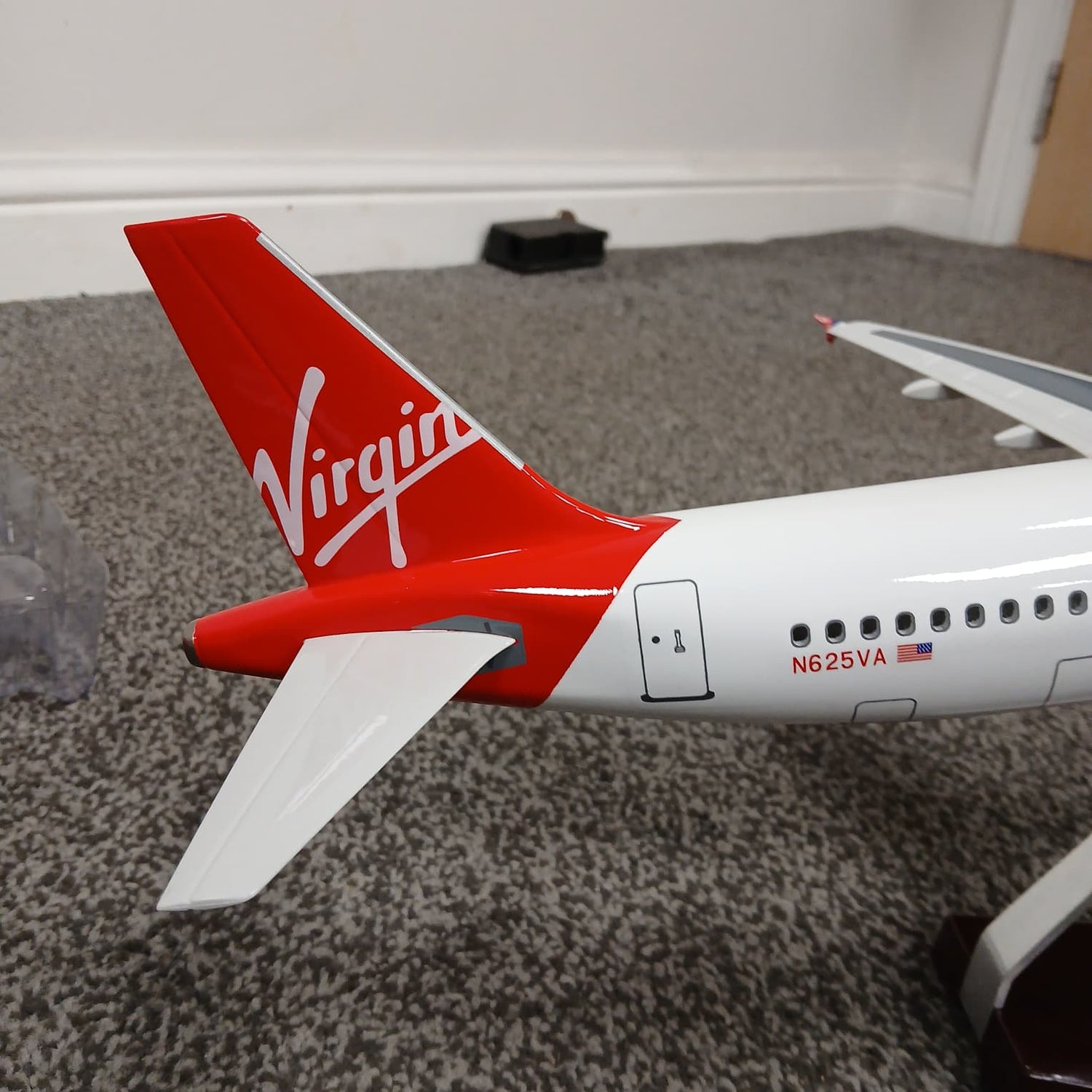 VA Airbus A320 Model Aircraft Large Airline Display Plane