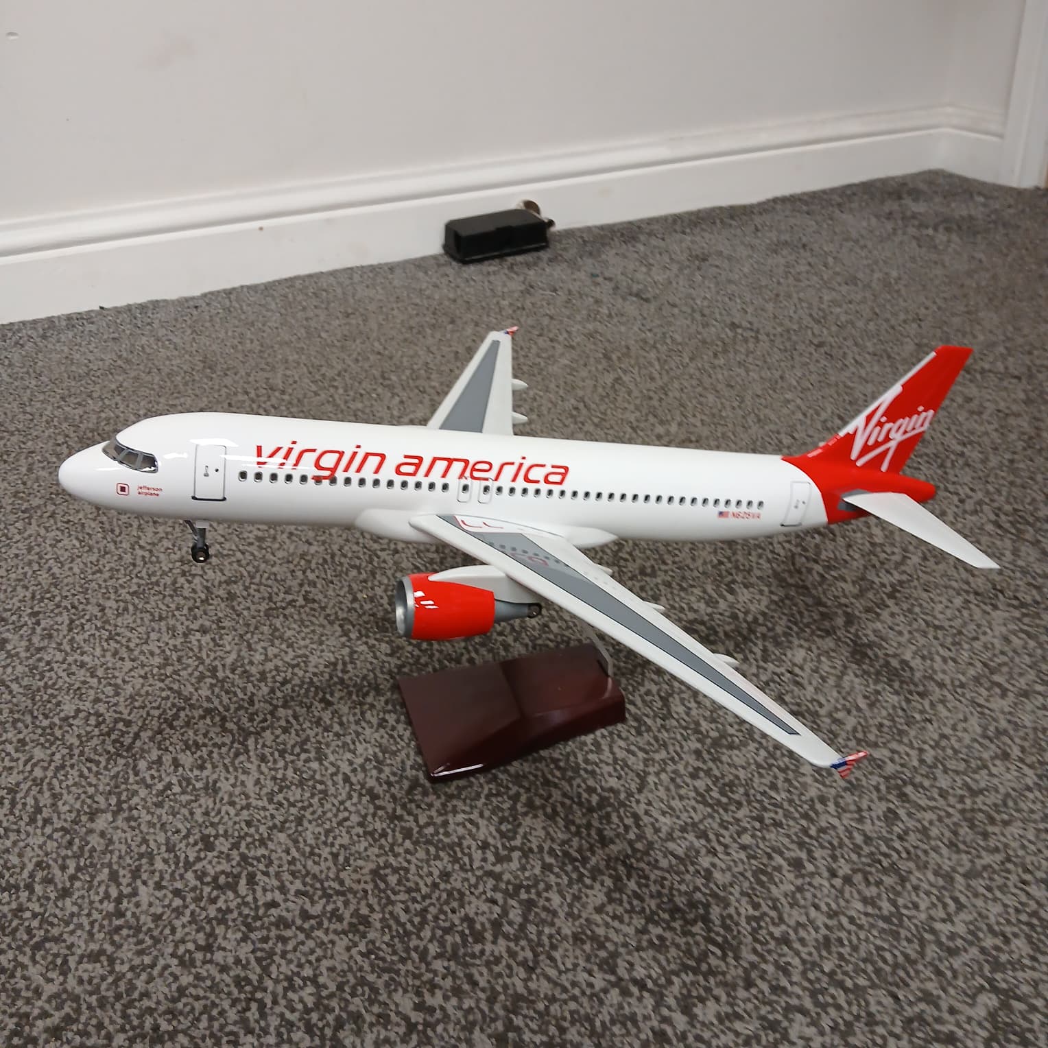 VA Airbus A320 Model Aircraft Large Airline Display Plane
